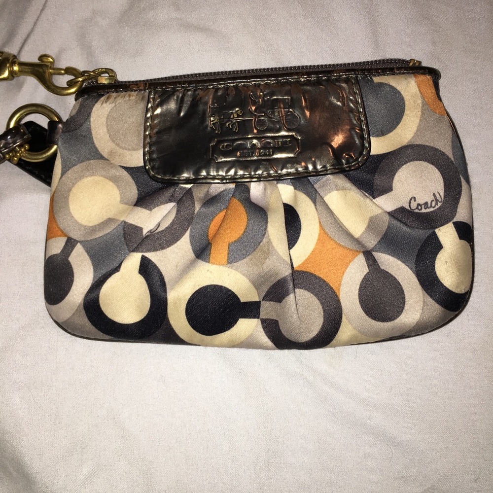 *AUTHENTIC* COACH Wristlet